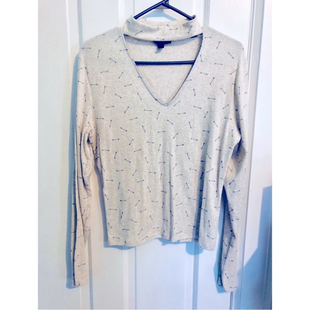 [LAVON] BNWOT Collared Arrow Print Top